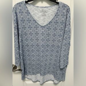 Chico’s The Ultimate Tee, Size 2 or L, blue & white